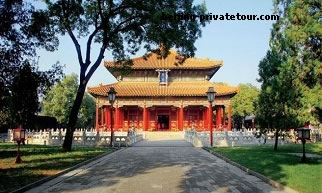 Lama Temple, Summer Palace & Beijing Zoo Private Day Tour
